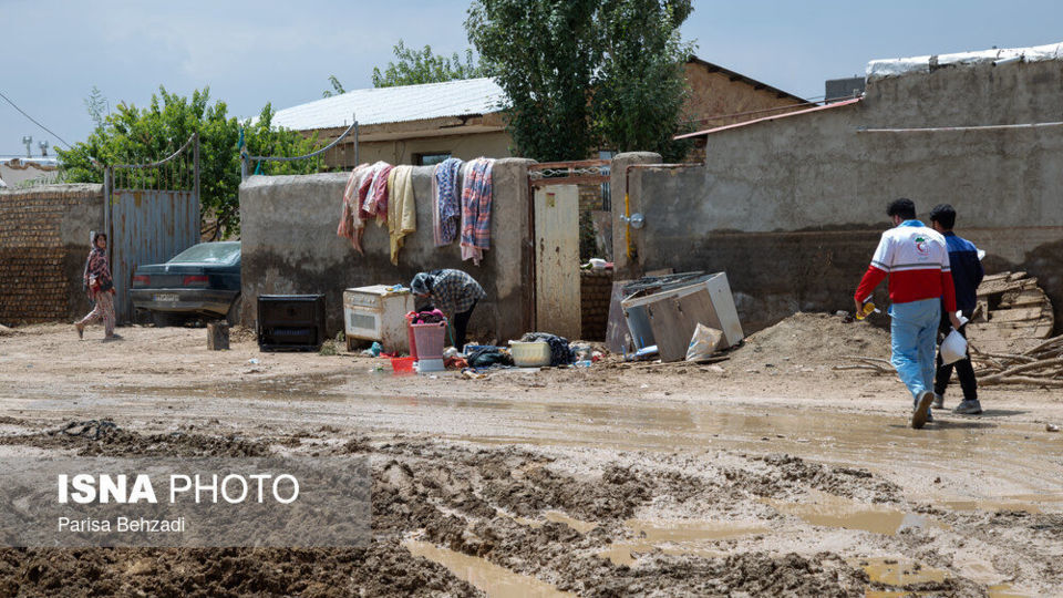 چهار روز پس از وقوع سیل در روستای آهنگران چهار روز پس از وقوع سیل در روستای آهنگران