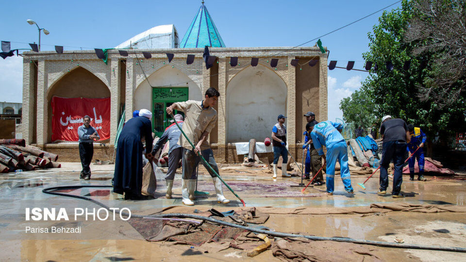 چهار روز پس از وقوع سیل در روستای آهنگران چهار روز پس از وقوع سیل در روستای آهنگران