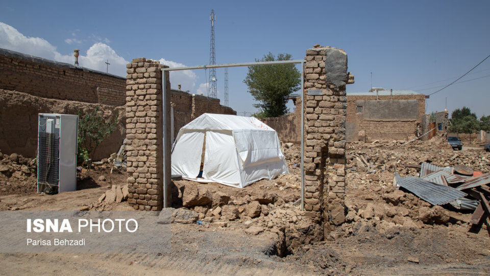 چهار روز پس از وقوع سیل در روستای آهنگران چهار روز پس از وقوع سیل در روستای آهنگران