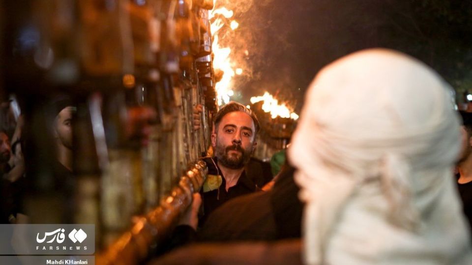 آیین مشعلگردانی در تهران آیین مشعلگردانی در تهران