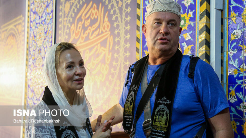 حضور گردشگران خارجی در آیینهای محرم یزد حضور گردشگران خارجی در آیینهای محرم یزد