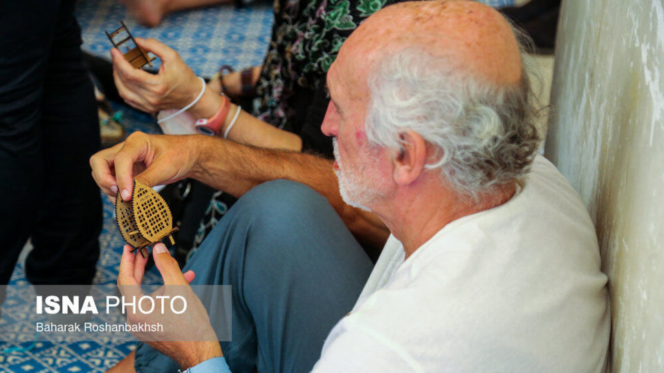 حضور گردشگران خارجی در آیینهای محرم یزد حضور گردشگران خارجی در آیینهای محرم یزد