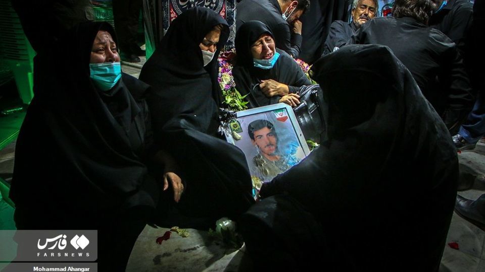 دیدار مادر با فرزند شهیدش پس از ۳۴ سال در اهواز دیدار مادر با فرزند شهیدش پس از ۳۴ سال در اهواز