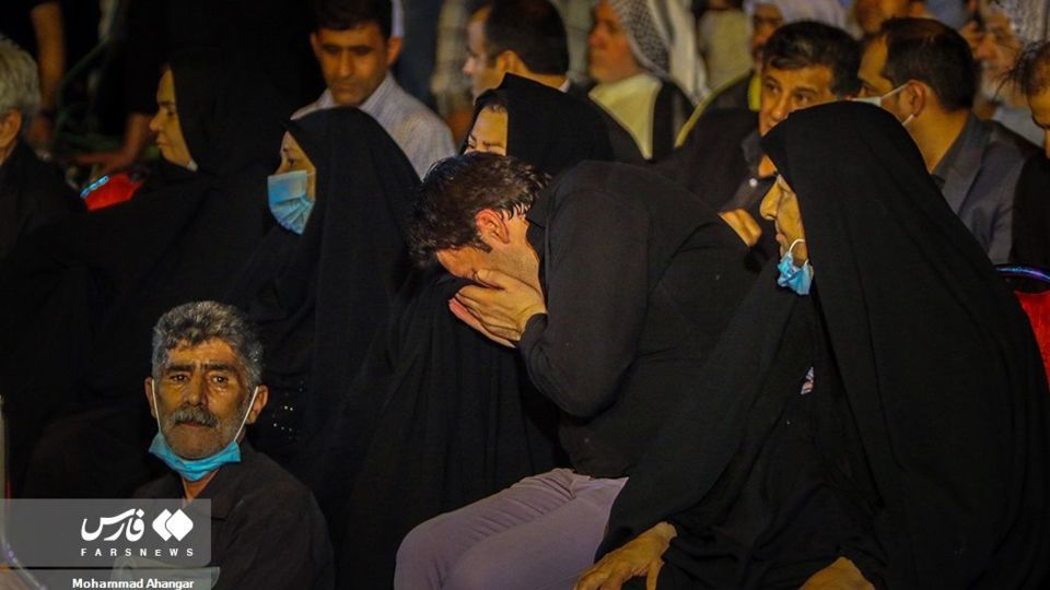 دیدار مادر با فرزند شهیدش پس از ۳۴ سال در اهواز دیدار مادر با فرزند شهیدش پس از ۳۴ سال در اهواز