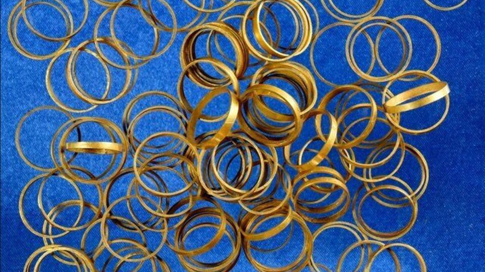 کشف 169 حلقه طلا در گور ماقبل تاریخ