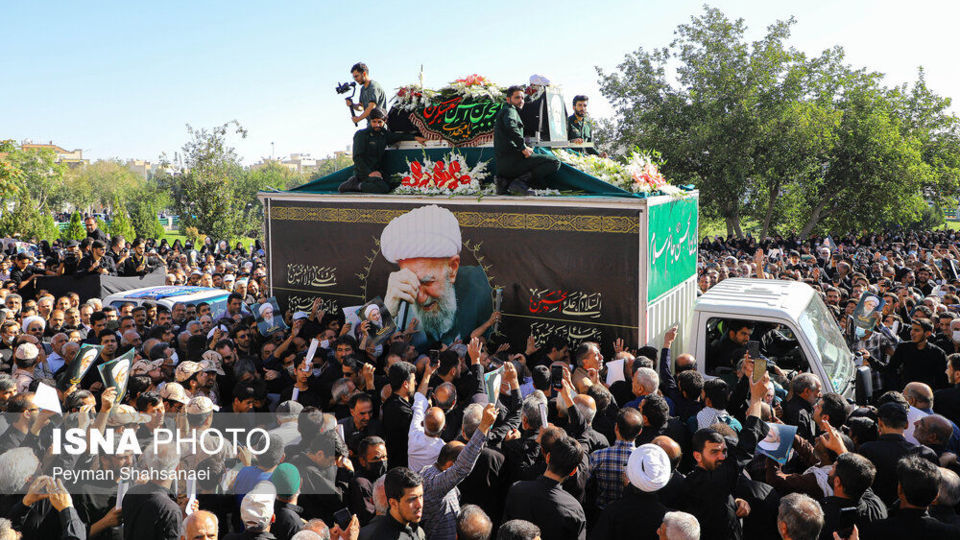 تشییع پیکر آیتالله ناصری تشییع پیکر آیتالله ناصری