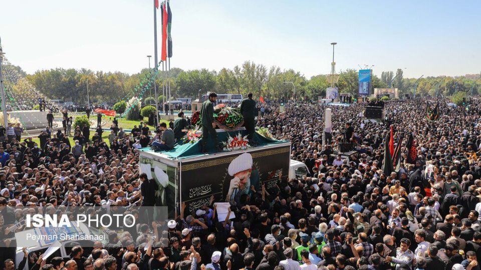 تشییع پیکر آیتالله ناصری تشییع پیکر آیتالله ناصری