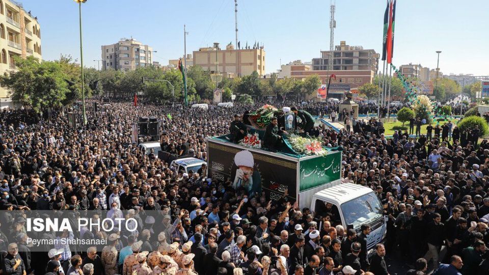 تشییع پیکر آیتالله ناصری تشییع پیکر آیتالله ناصری