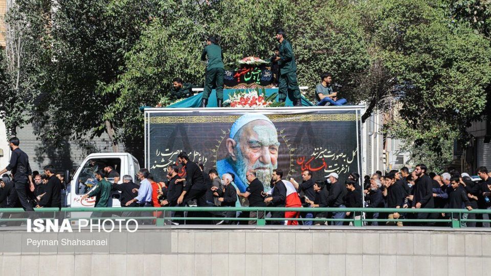 تشییع پیکر آیتالله ناصری تشییع پیکر آیتالله ناصری