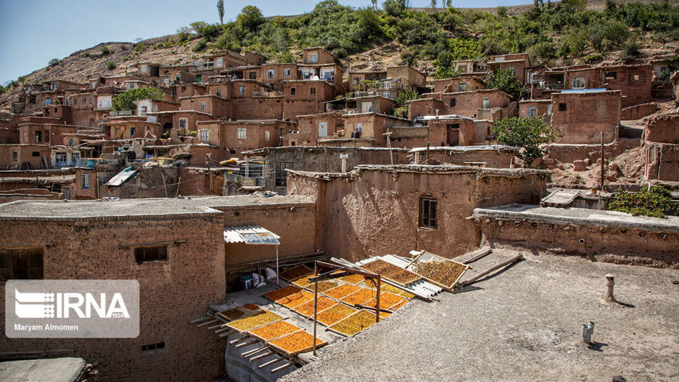 پشت بام های طلایی خَروْ پشت بام های طلایی خَروْ