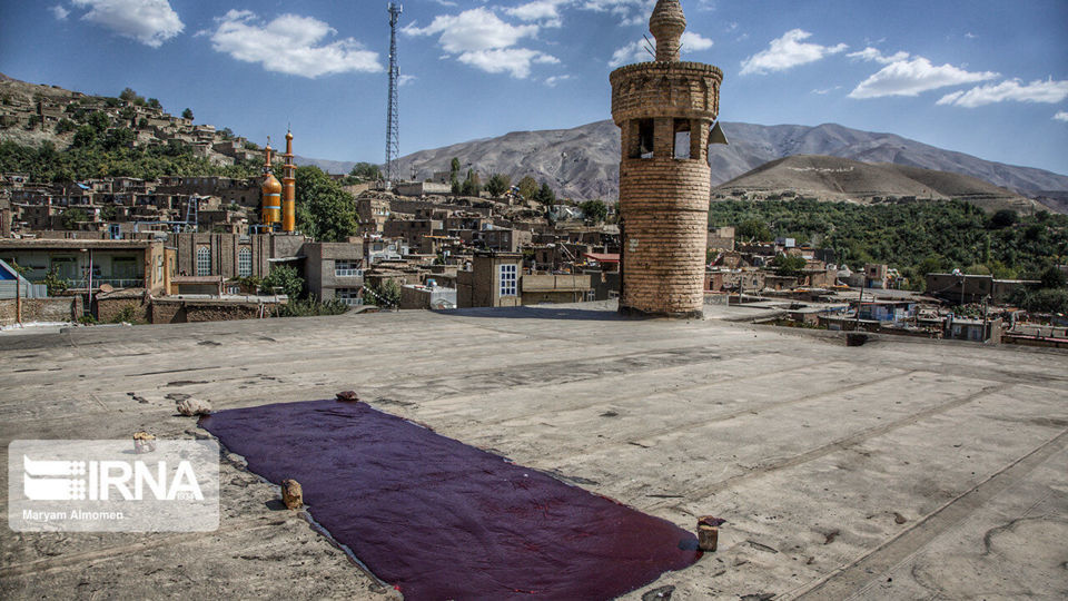 پشت بام های طلایی خَروْ پشت بام های طلایی خَروْ