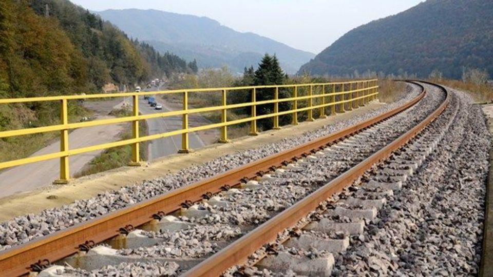 اعلام آمادگی روسیه برای سرمایه‌گذاری در راه‌آهن ایران‌/ خط‌آهن رشت - آستارا 3.5 ساله ساخته می‌شود‌