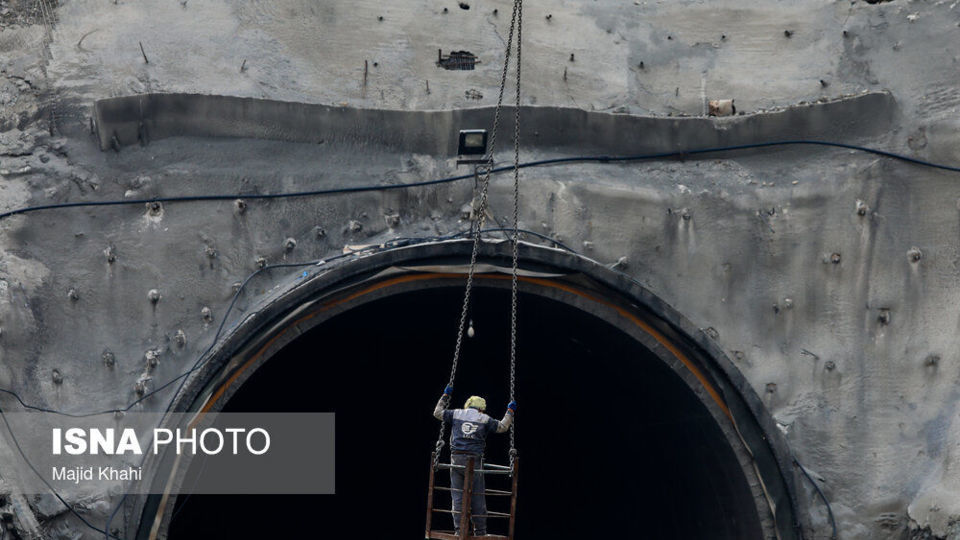 بازدید پرویز فتاح از باند رفت قطعه دو آزاد راه تهران-شمال بازدید پرویز فتاح از باند رفت قطعه دو آزاد راه تهران-شمال