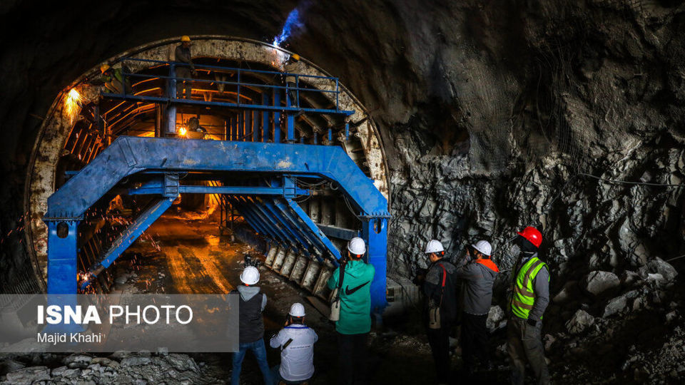 بازدید پرویز فتاح از باند رفت قطعه دو آزاد راه تهران-شمال بازدید پرویز فتاح از باند رفت قطعه دو آزاد راه تهران-شمال