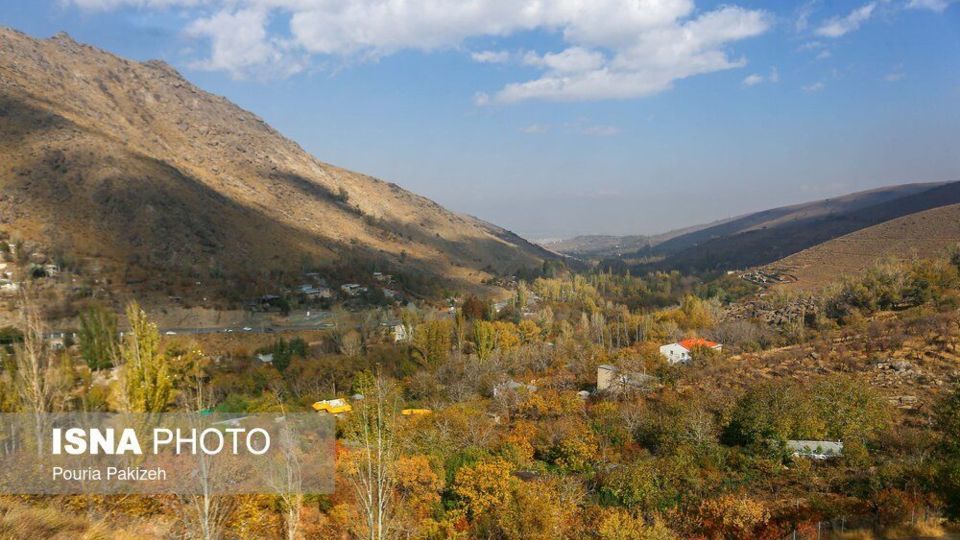 خزان در کوچه باغهای همدان خزان در کوچه باغهای همدان