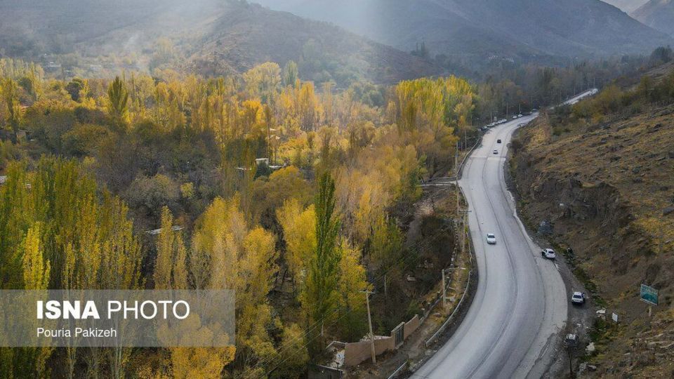 خزان در کوچه باغهای همدان خزان در کوچه باغهای همدان