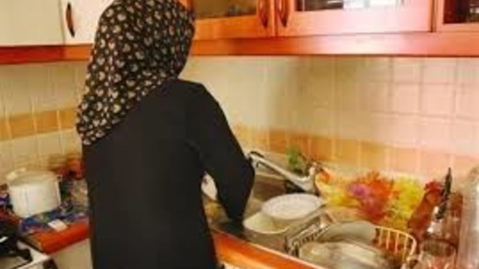 "زنانخانهدار" بخوانند! "زنانخانهدار" بخوانند!