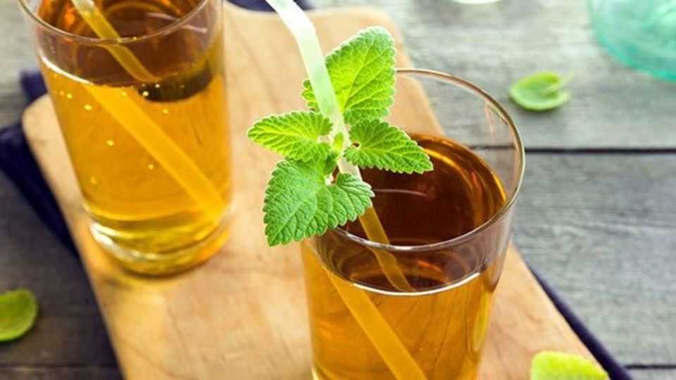 دمنوشهایی که در ماه رمضان به جبران کم آبی بدن کمک میکنند دمنوشهایی که در ماه رمضان به جبران کم آبی بدن کمک میکنند