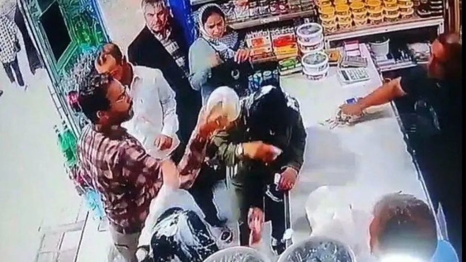 حجاب را «ماست مالی» نکنید! حجاب را «ماست مالی» نکنید!