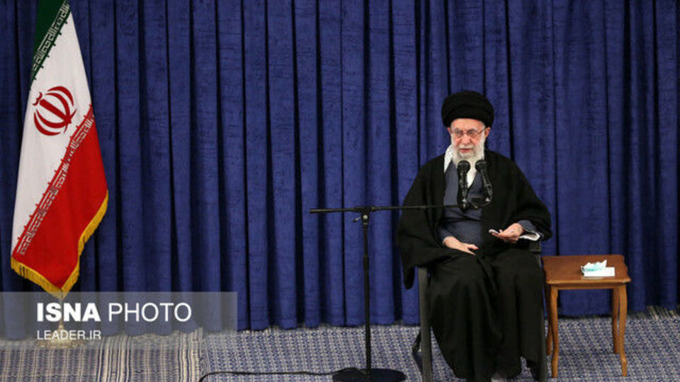 دیدار شاعران و اساتید ادبیات فارسی با رهبر انقلاب دیدار شاعران و اساتید ادبیات فارسی با رهبر انقلاب