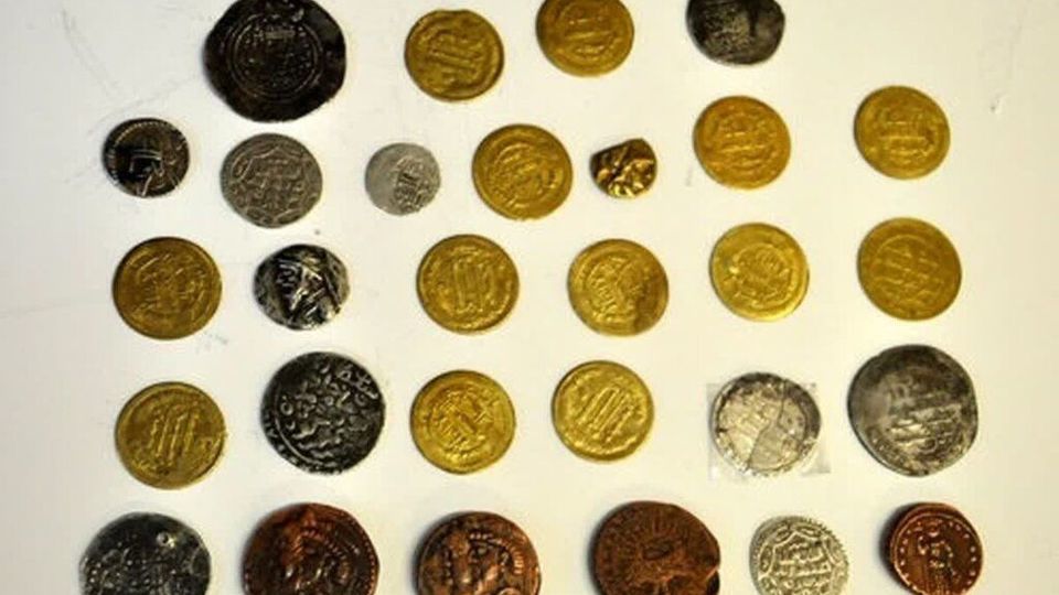 کشف سکه های عتیقه در ورامین کشف سکه های عتیقه در ورامین