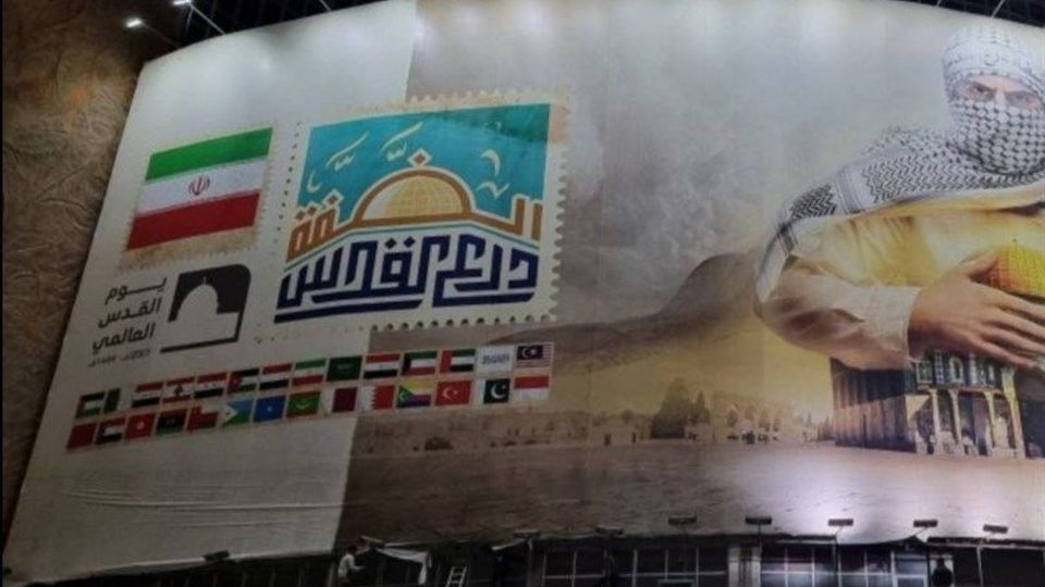 رونمایی از دیوارنگاره جدید میدان ولیعصر (عج) رونمایی از دیوارنگاره جدید میدان ولیعصر (عج)