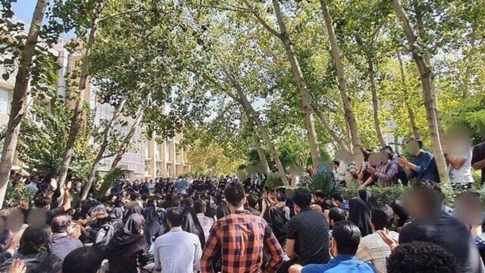 تشکیل پرونده انضباطی برای ۲۰ دانشجو/ محرومیت از تحصیل ۴ یا ۵ دانشجو در جریان اتفاقات اخیر تشکیل پرونده انضباطی برای ۲۰ دانشجو/ محرومیت از تحصیل ۴ یا ۵ دانشجو در جریان اتفاقات اخیر