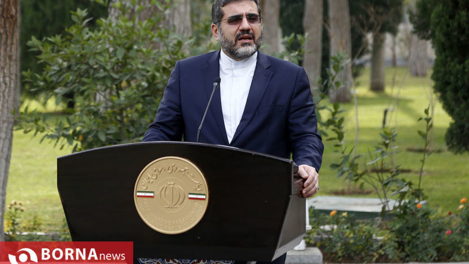 وزیر ارشاد: کسانی که کشف حجاب میکنند اجازه حضور در برنامههای هنری را ندارند وزیر ارشاد: کسانی که کشف حجاب میکنند اجازه حضور در برنامههای هنری را ندارند