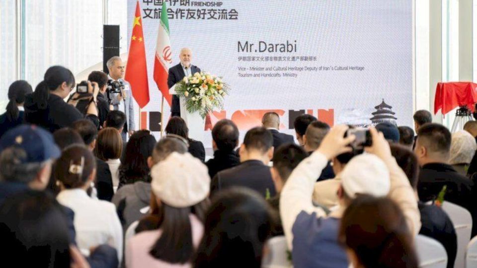 همزیستی مسالمتآمیز همه ادیان از امتیازات فاخر ایرانیان است/ موزهها به ارتقای سواد میراثفرهنگی مردم آسیا کمک میکنند همزیستی مسالمتآمیز همه ادیان از امتیازات فاخر ایرانیان است/ موزهها به ارتقای سواد میراثفرهنگی مردم آسیا کمک میکنند