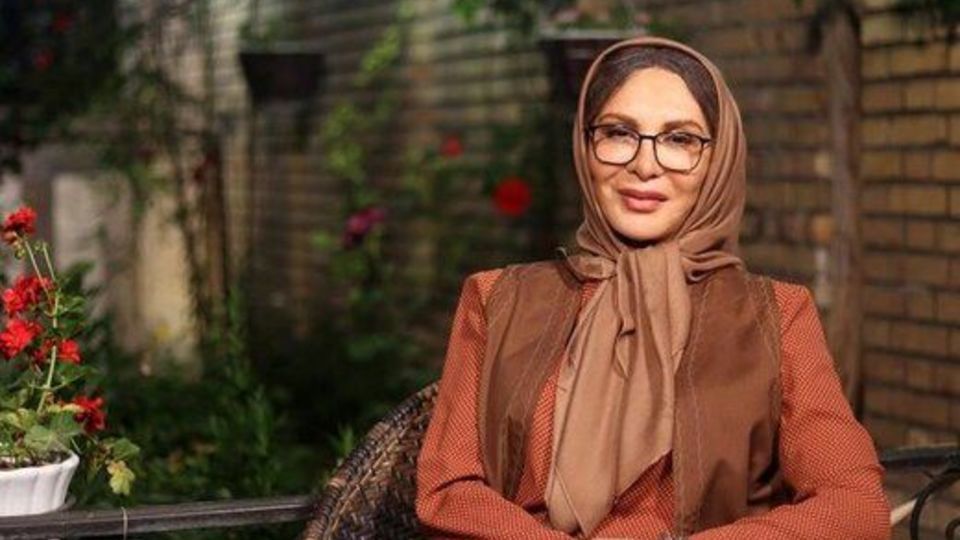 واکنش روزنامه جوان به کشفحجاب افسانه بایگان واکنش روزنامه جوان به کشفحجاب افسانه بایگان