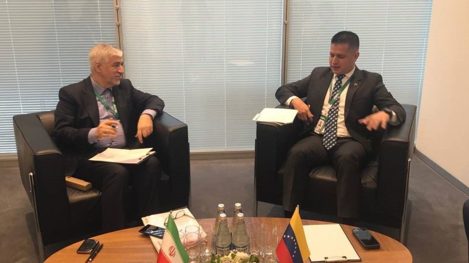 تیمهای ملی فوتبال ایران و ونزوئلا دیدار دوستانه برگزار میکنند تیمهای ملی فوتبال ایران و ونزوئلا دیدار دوستانه برگزار میکنند