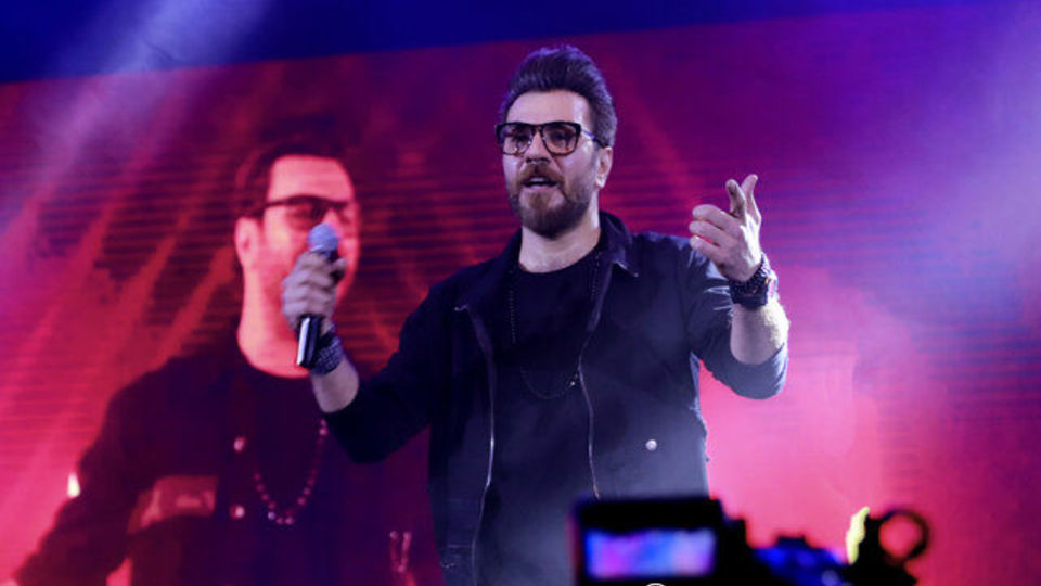 توضیحات مدیر ارشاد کرمان درباره حمله به کنسرت گرشا رضایی توضیحات مدیر ارشاد کرمان درباره حمله به کنسرت گرشا رضایی