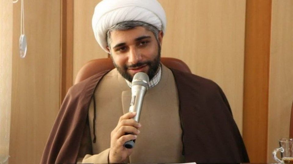 عیدی دادن در عید غدیر؛ درسی که از امام حسن (علیهالسلام) آموختیم عیدی دادن در عید غدیر؛ درسی که از امام حسن (علیهالسلام) آموختیم