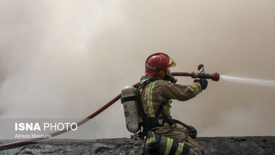 قیمت «یک دست کامل لباس» و یک متر نرده بان آتش نشانی چند است؟ قیمت «یک دست کامل لباس» و یک متر نرده بان آتش نشانی چند است؟