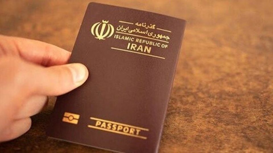 زائران اربعین گذرنامه زیارتی دریافت میکنند زائران اربعین گذرنامه زیارتی دریافت میکنند