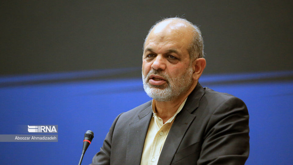 وزیر کشور: فراجا به تکالیف قانونی عمل میکند وزیر کشور: فراجا به تکالیف قانونی عمل میکند