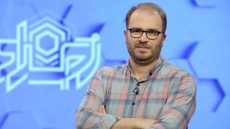 توضیحات «پاورقی» در مورد کنارهگیری محمدرضا شهبازی توضیحات «پاورقی» در مورد کنارهگیری محمدرضا شهبازی