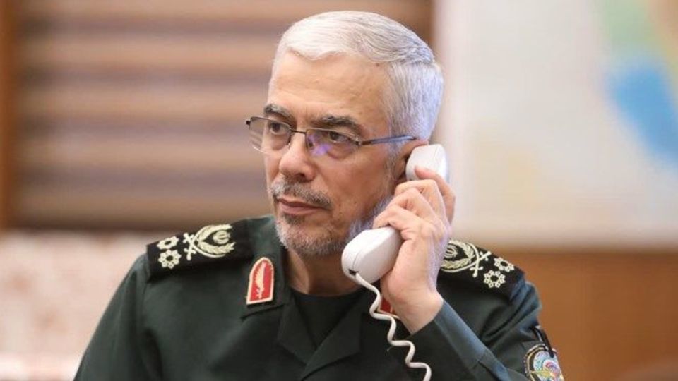 سرلشکر باقری: نیروهای مسلح آماده همکاری با پاکستان برای مبارزه با تروریسم هستند سرلشکر باقری: نیروهای مسلح آماده همکاری با پاکستان برای مبارزه با تروریسم هستند