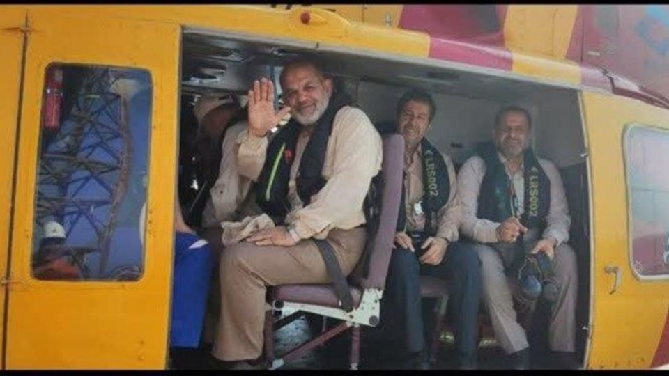 بازدید وزیر کشور از محل دستگیری تفنگداران آمریکایی در جزیره فارسی بازدید وزیر کشور از محل دستگیری تفنگداران آمریکایی در جزیره فارسی