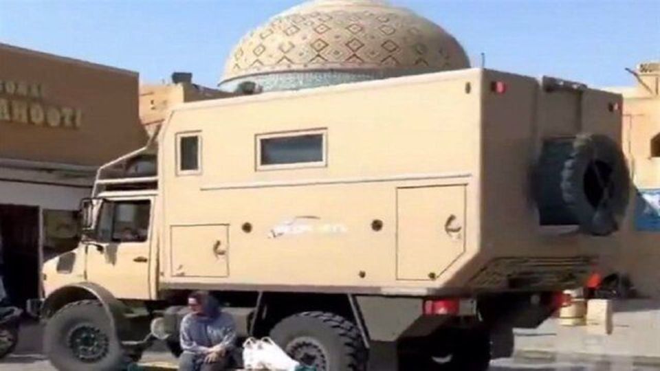 توضیحات پلیس در پی ورود یک گردشگر با خودرو به محدوده باستانی یزد توضیحات پلیس در پی ورود یک گردشگر با خودرو به محدوده باستانی یزد