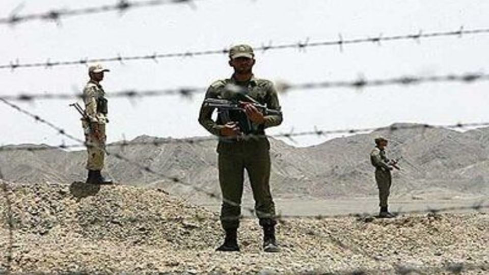 حمله تروریستی به مقر انتظامی در راسک / شهادت ۱۲ نفر از مأموران فراجا حمله تروریستی به مقر انتظامی در راسک / شهادت ۱۲ نفر از مأموران فراجا