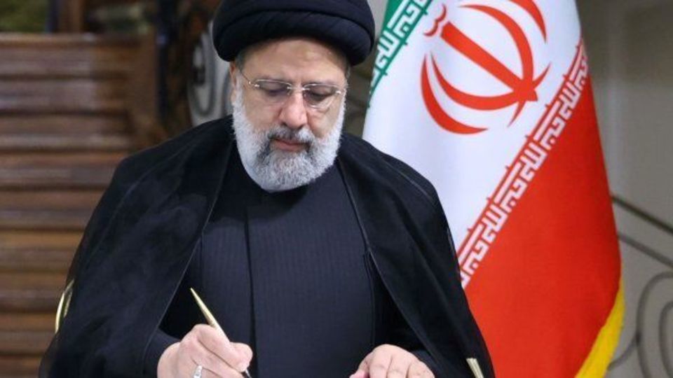 رئیسی با تبریک آغاز سال نو میلادی: امیدوارم شاهد برقراری صلح و امنیت پایدار در سراسر جهان باشیم