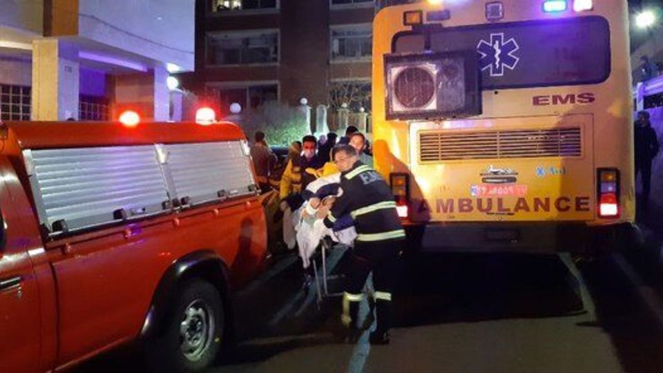 انتقال بیماران از بیمارستان گاندی با آمبولانسهای اورژانس انتقال بیماران از بیمارستان گاندی با آمبولانسهای اورژانس