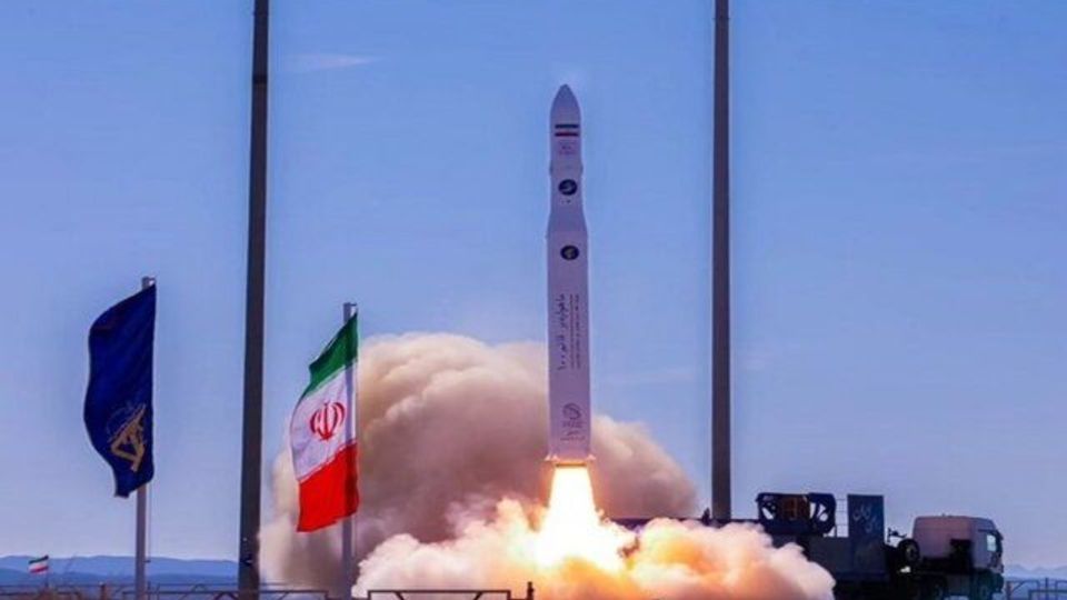 واکنش تروئیکای اروپا به پرتاب ماهواره ثریا واکنش تروئیکای اروپا به پرتاب ماهواره ثریا