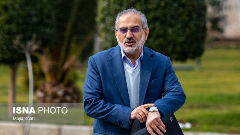 حسینی: شنبه تعطیل نیست