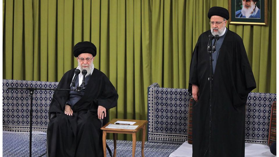 راهحل پایان بحران غزه کنار کشیدن قدرتهای طرفدار غرب از قضیه است راهحل پایان بحران غزه کنار کشیدن قدرتهای طرفدار غرب از قضیه است