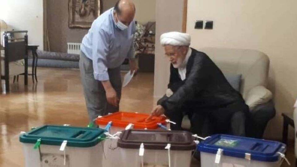 «کروبی» رای می‌دهد