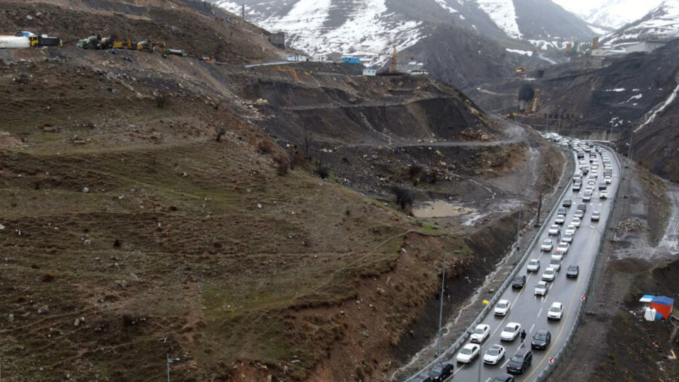 تردد از جاده کرج - چالوس و آزاد راه تهران شمال به سمت مازندران ممنوع شد