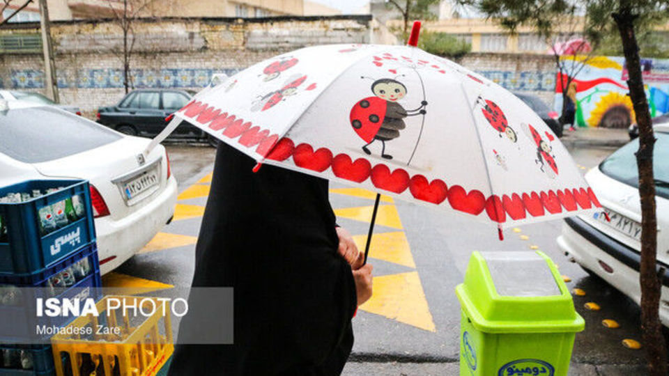 رگبار باران در تهران / احتمال وقوع طوفان لحظه‌ای