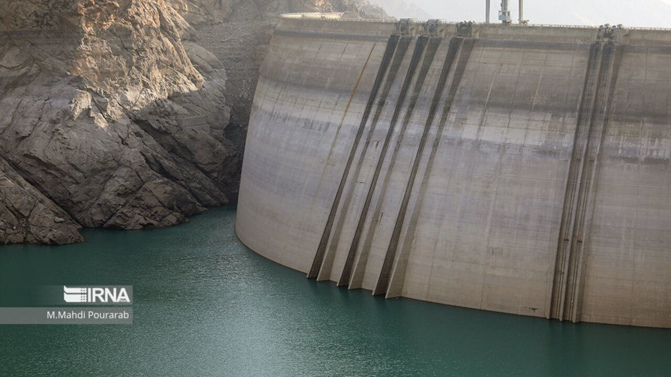 تهرانی‌ها در مصرف آب 15 درصد صرفه‌جویی کنند